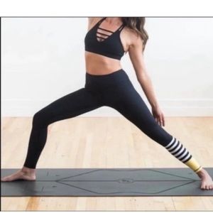 Zyia Black Bumblebee 7/8 Leggings Size 4